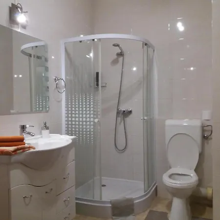 Intim Studio Flat Arad Exterior photo